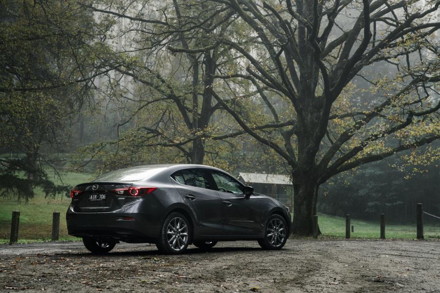  Mazda3 SP25 Astina Sedan (BM) 2016 года  (AU) (фото 12 из 56)
